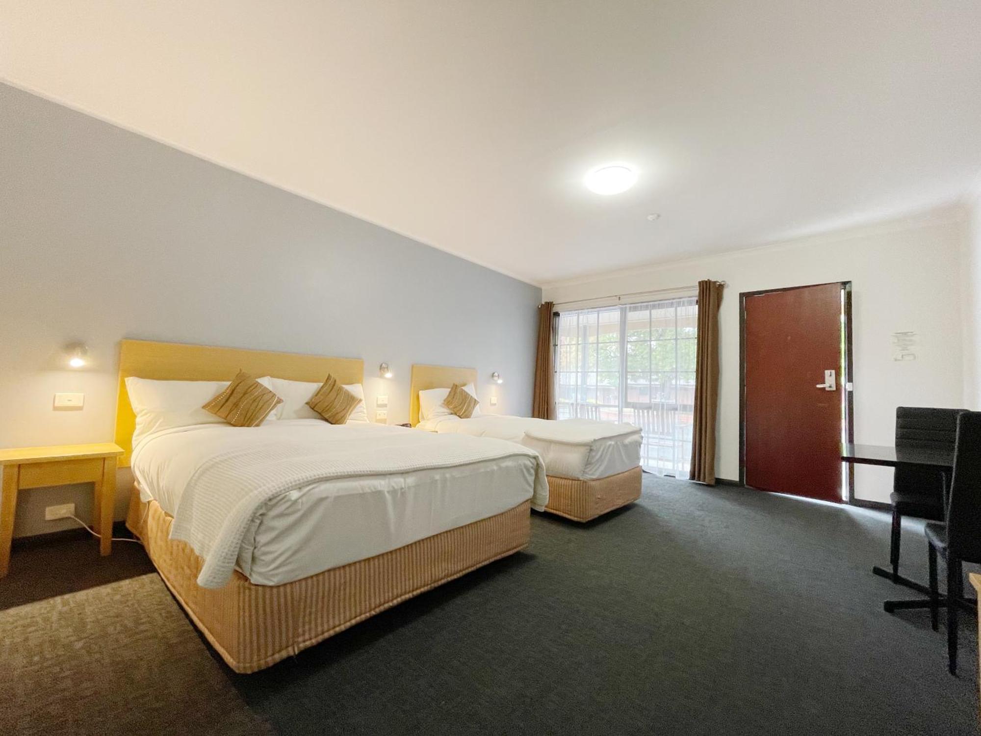 Golden Chain Country Plaza Motel Halls Gap Exterior photo
